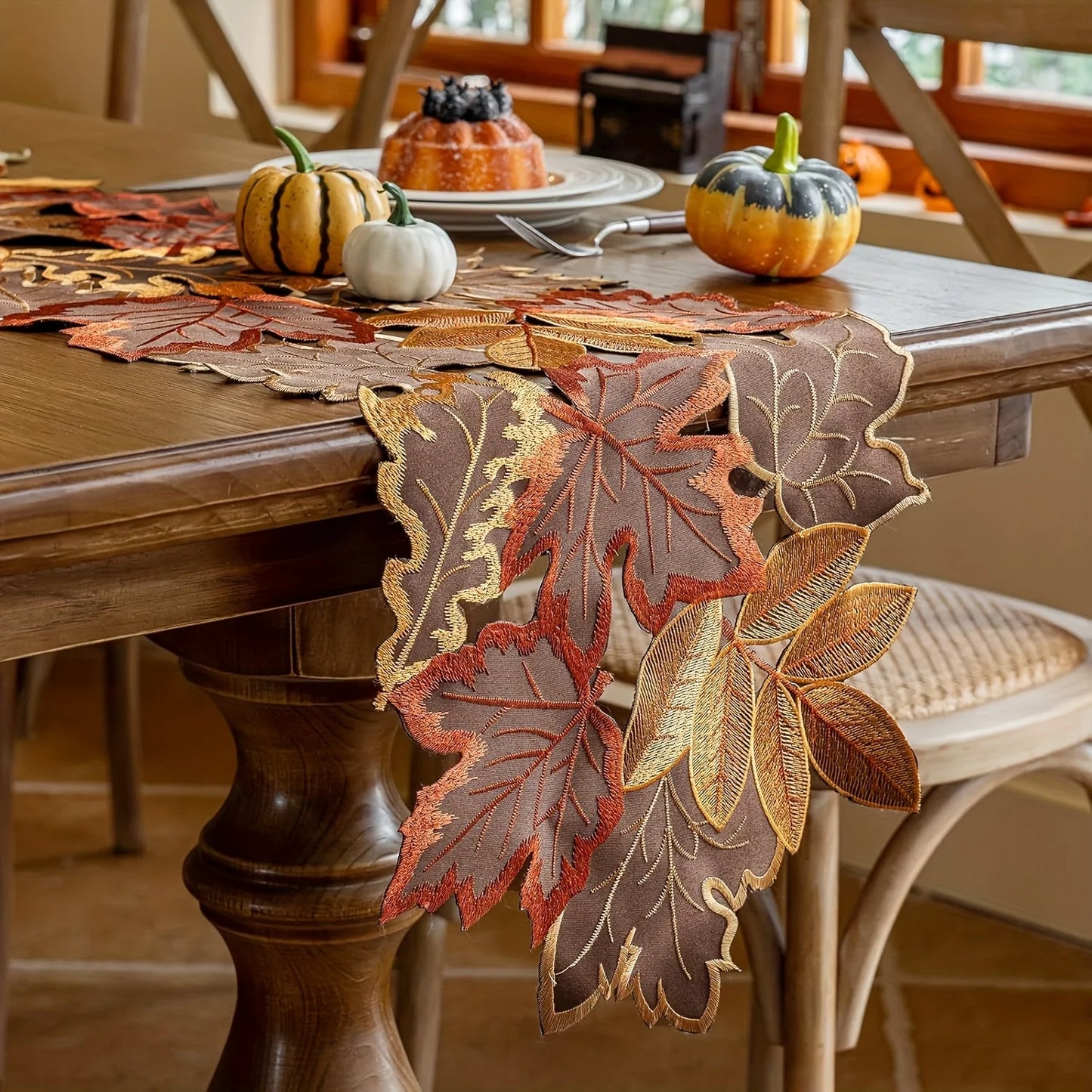 Decorative leaf-patterned table runner 